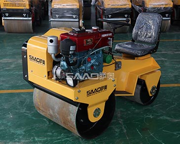 850S水冷柴油動(dòng)力座駕壓路機